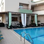 Apartahotel Zannis