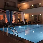 Zannis Apartahotel 3*