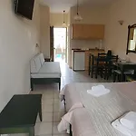 Zannis Apartahotel 3*