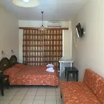 Zannis Apartahotel 3*