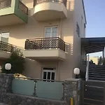 Zannis Apartahotel 3*