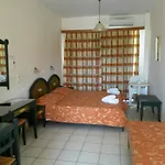 Zannis Apartahotel 3*