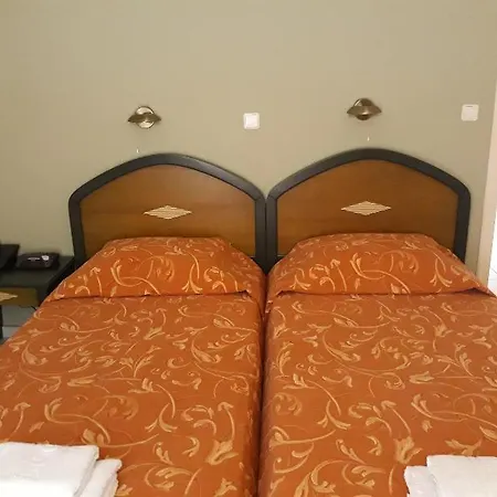 Zannis מלון דירות 3*