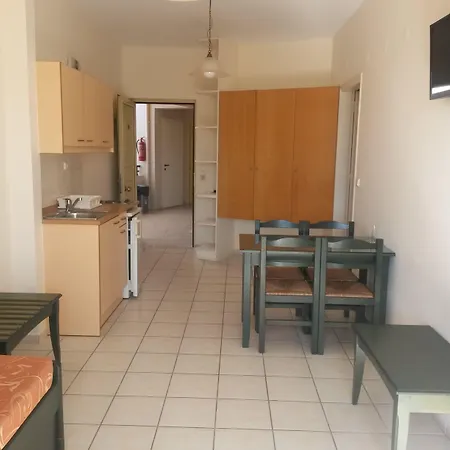 アパートホテル Zannis