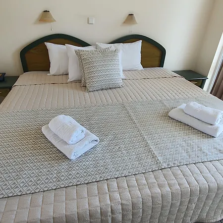 Zannis アパートホテル