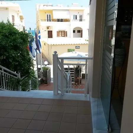 Ξενοδοχείο με διαμερίσματα Zannis