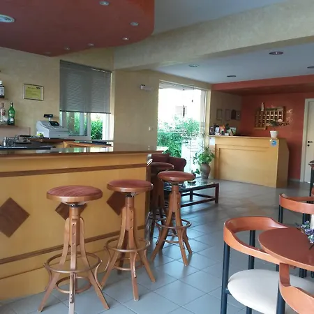 Zannis Apartahotel 3*