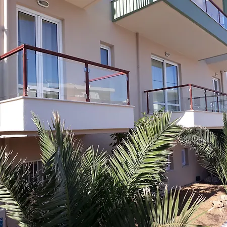 Zannis Apartahotel Rétino