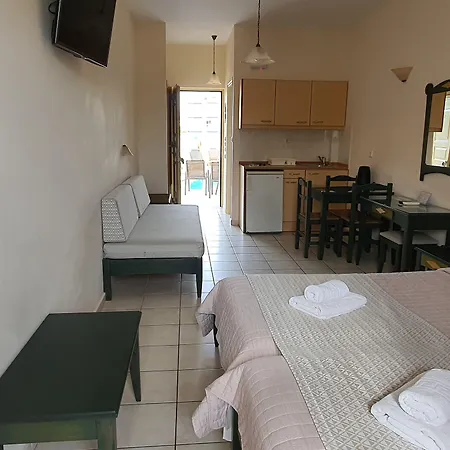 Zannis Apartahotel 3*