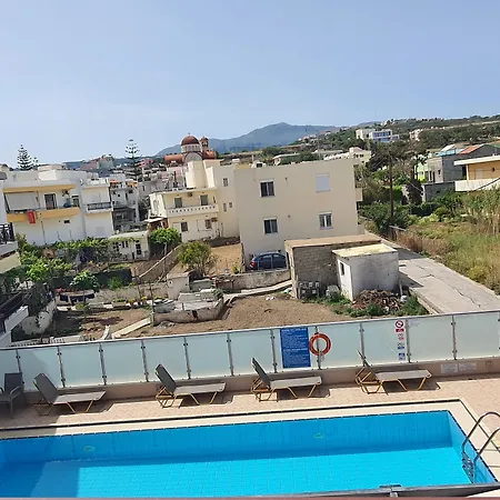 Zannis Apartahotel 3*