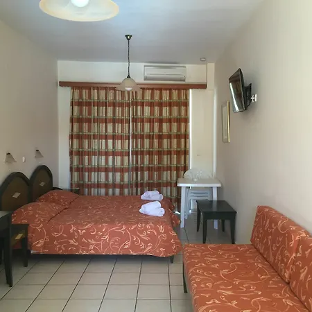 Zannis Apartahotel 3*