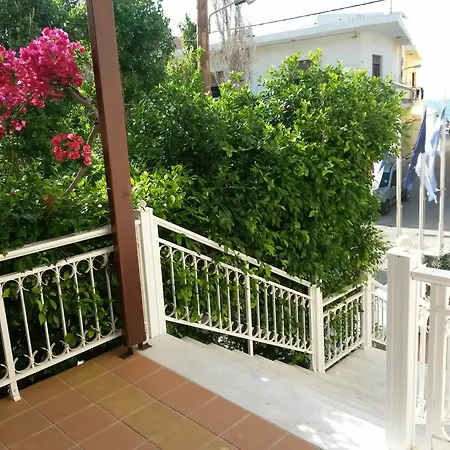 Ξενοδοχείο με διαμερίσματα Zannis