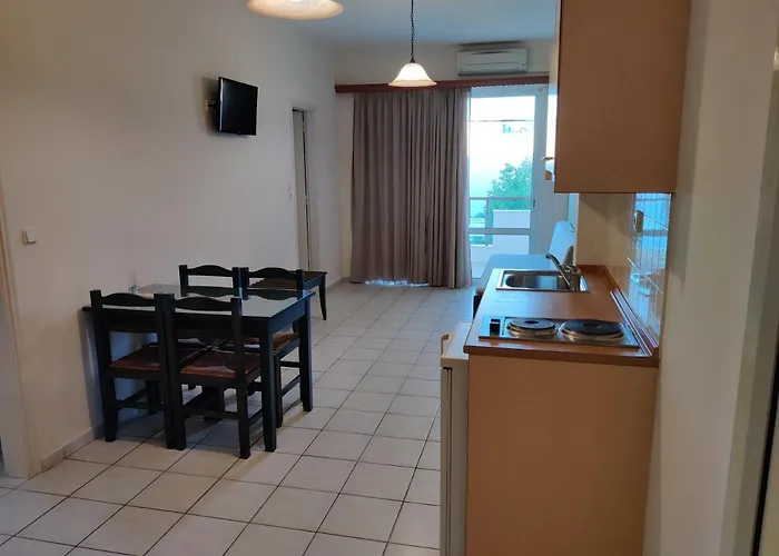 Apartahotel Zannis 3*