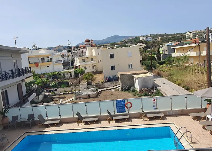 Zannis Apartahotel 3*