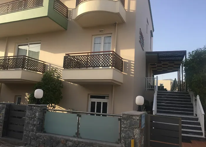 Zannis Apartahotel 3*