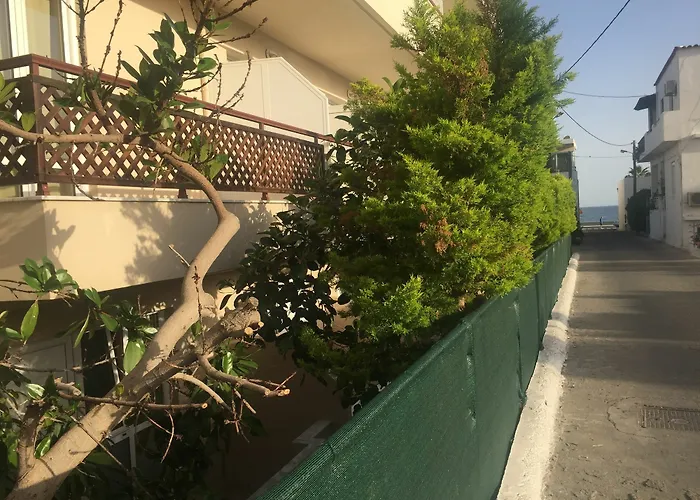 Apartahotel Zannis 3*